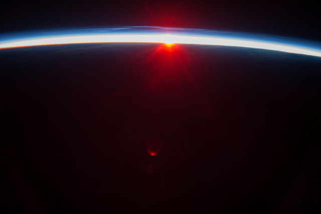 amazing_photos_of_earth_taken_from_outer_space_640_12